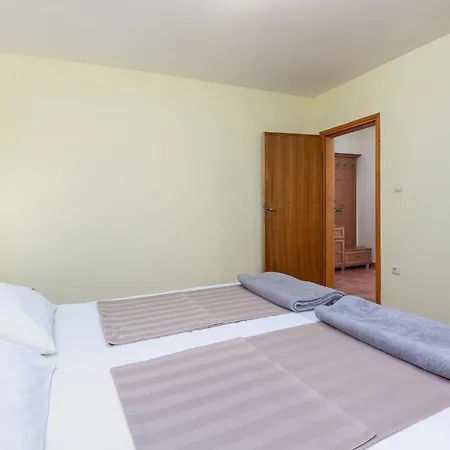 Apartment Beautiful In Krk *